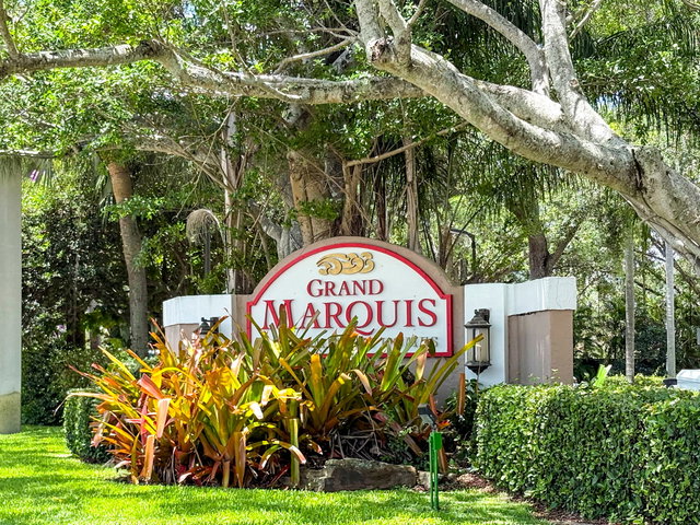 Grand Marquis Condo photo 3